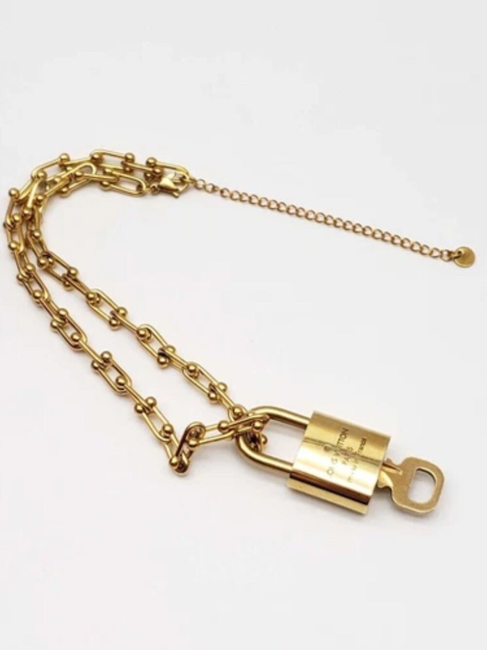 Gold-Plated Necklace with Authentic Louis Vuitton Padlock - Picture 8 of 9